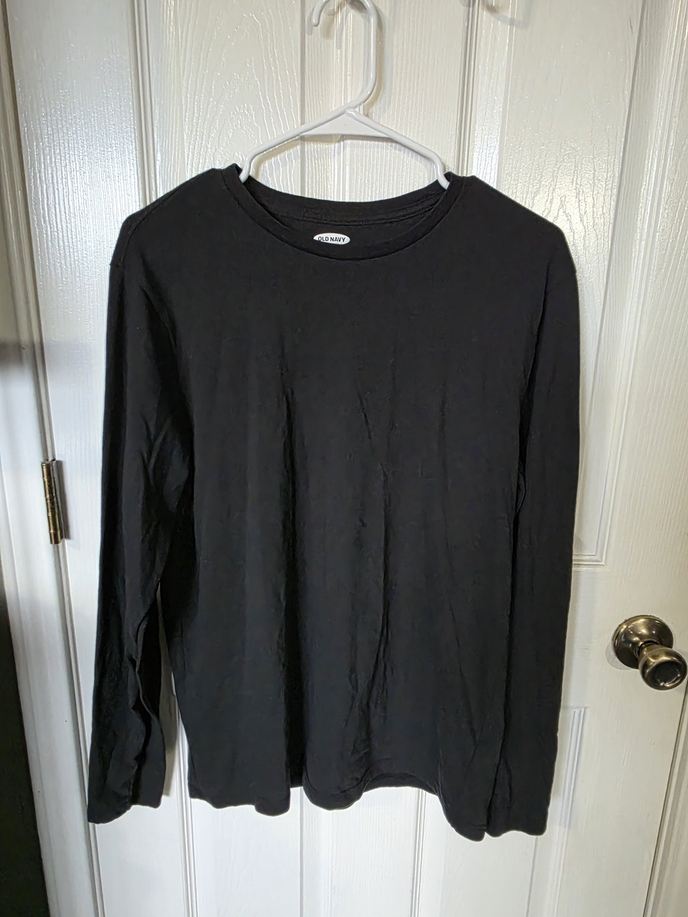 Old Navy Black Long-Sleeve Crewneck Tee